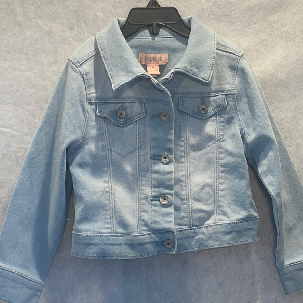 🔥SALE🔥NWOT Squeeze Girls Faded Jean Jacket